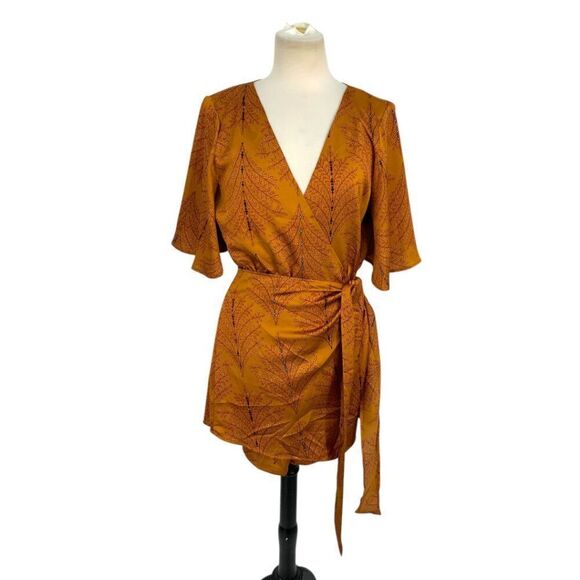 Saints + Secrets Pants - Saints + Secrets Tan Satin V Neck Flutter Sleeve Tie Waist Romper Size XL NWT